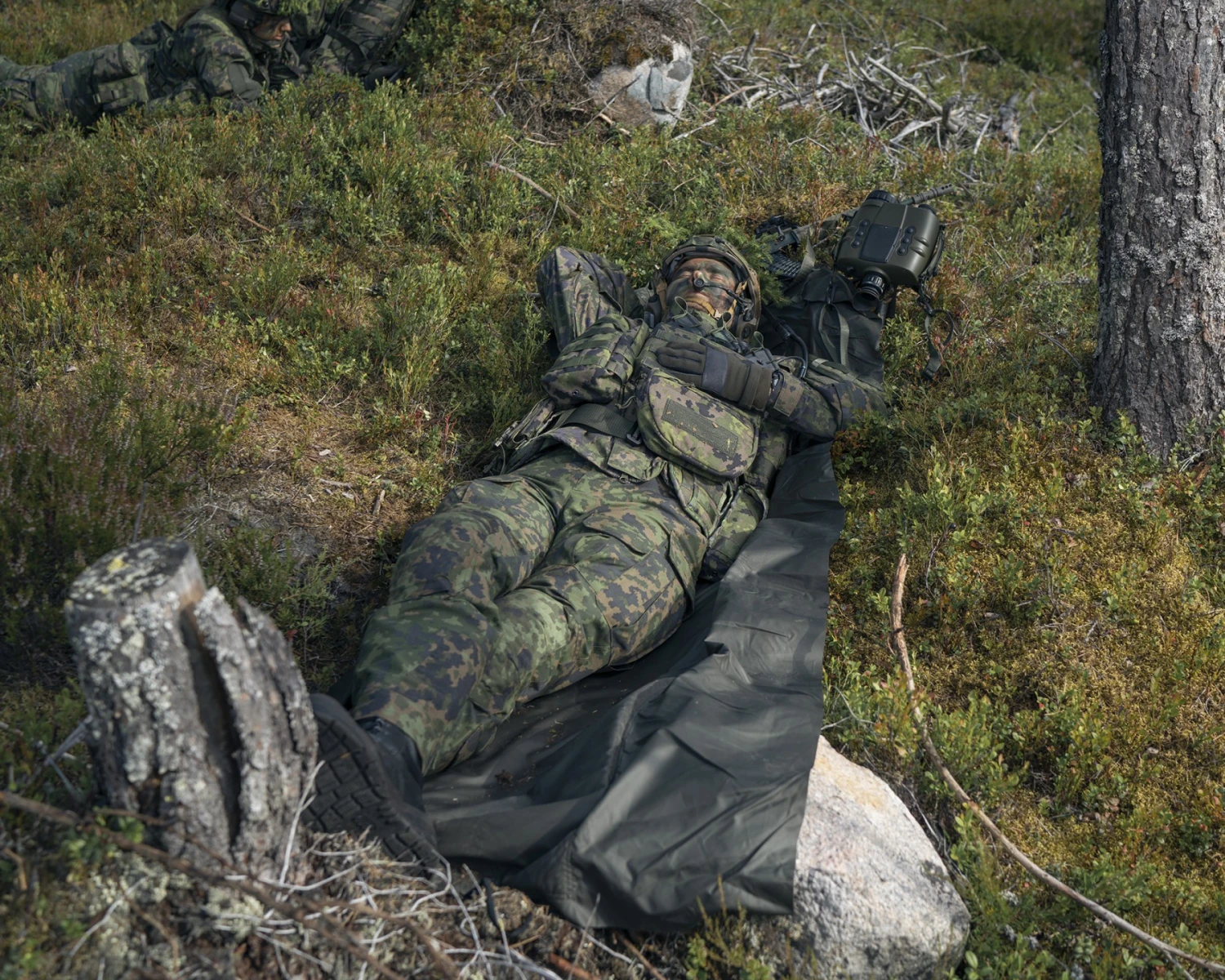 Terre Sauvage 37 Terre Sauvage -Terre Sauvage matelas en mousse savotta sleeping mat 05